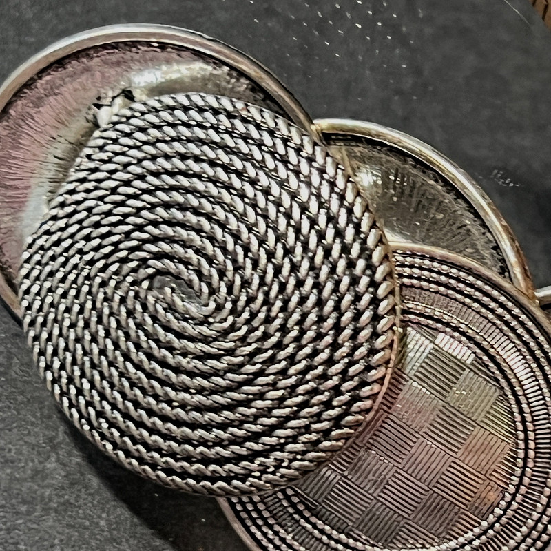 Dana Buchman Chunky Stretch Disc Bracelet Silver Plated Base Metal One Size gallery