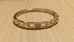 New White Crystal Anti Tarnish Alloy Bangle Bracelet