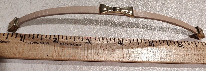 Gold Tone Cream Tan Leather magnetic Bracelet Closure gold tone bow 1" rare vtg gallery