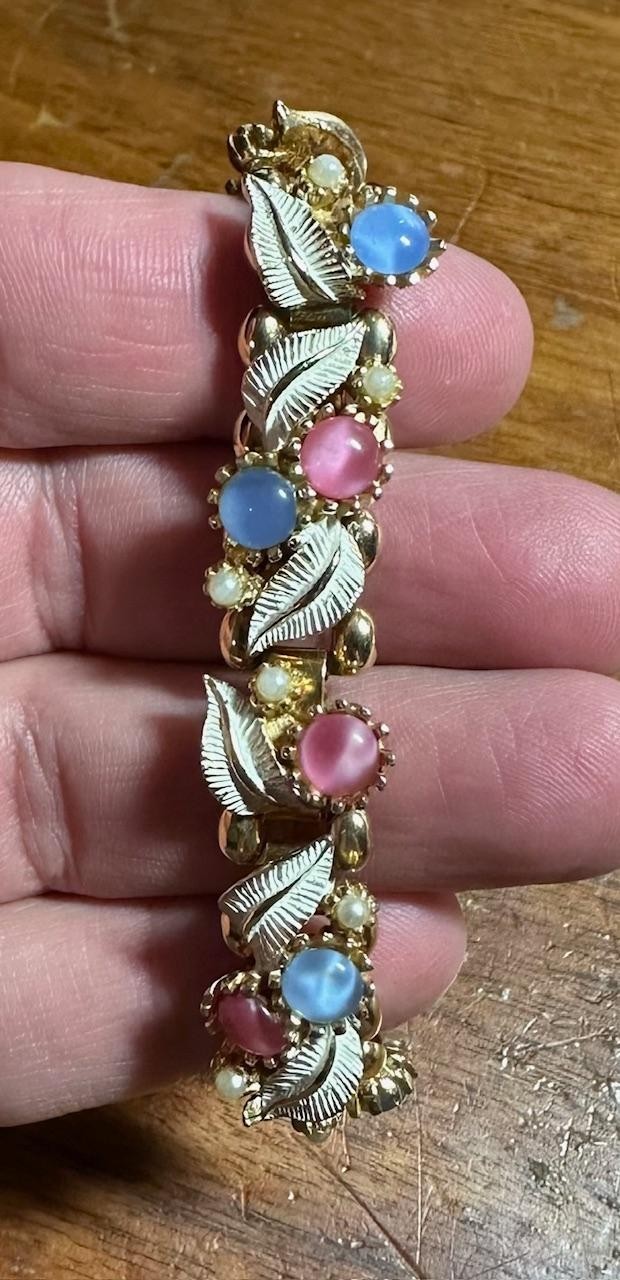 Vintage Blue Pink Leaf Faux Stones Estate Gold Tone Link Bracelet Unbranded #E11 gallery