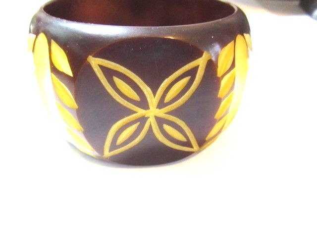 LARGE CONTEMPORARY RESIN BANGLE BRACELET BROWN YELLOW TRIBAL CARVED FLORAL FLAT gallery