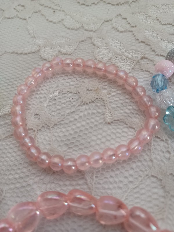 GIRLS 6 Ct ELASTIC PLASTIC BEADED BRACELETS BEAUTIFUL COLORS PARTY GIFTS FAVORS gallery