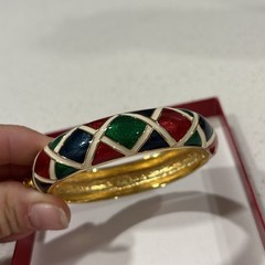 Vintage Joan Rivers Red Green Blue White Enamel Gold Tone Hinged Bracelet Bangle