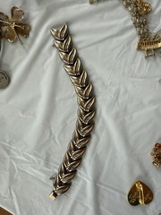 Vintage Trifari Gold Tone Leaf Link Statement Bracelet