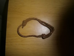 Early 2000’s small simple brown twist cord bracelet 5.5cm’s(E20a1)