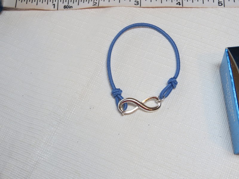 Ladies Womens girls Avon Empowerment Bracelet Small blue F3216611 NIP infinity;; gallery