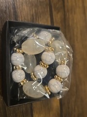 Avon Natures Path New in Box Cream Faux Stone Beaded Stretch Bracelet