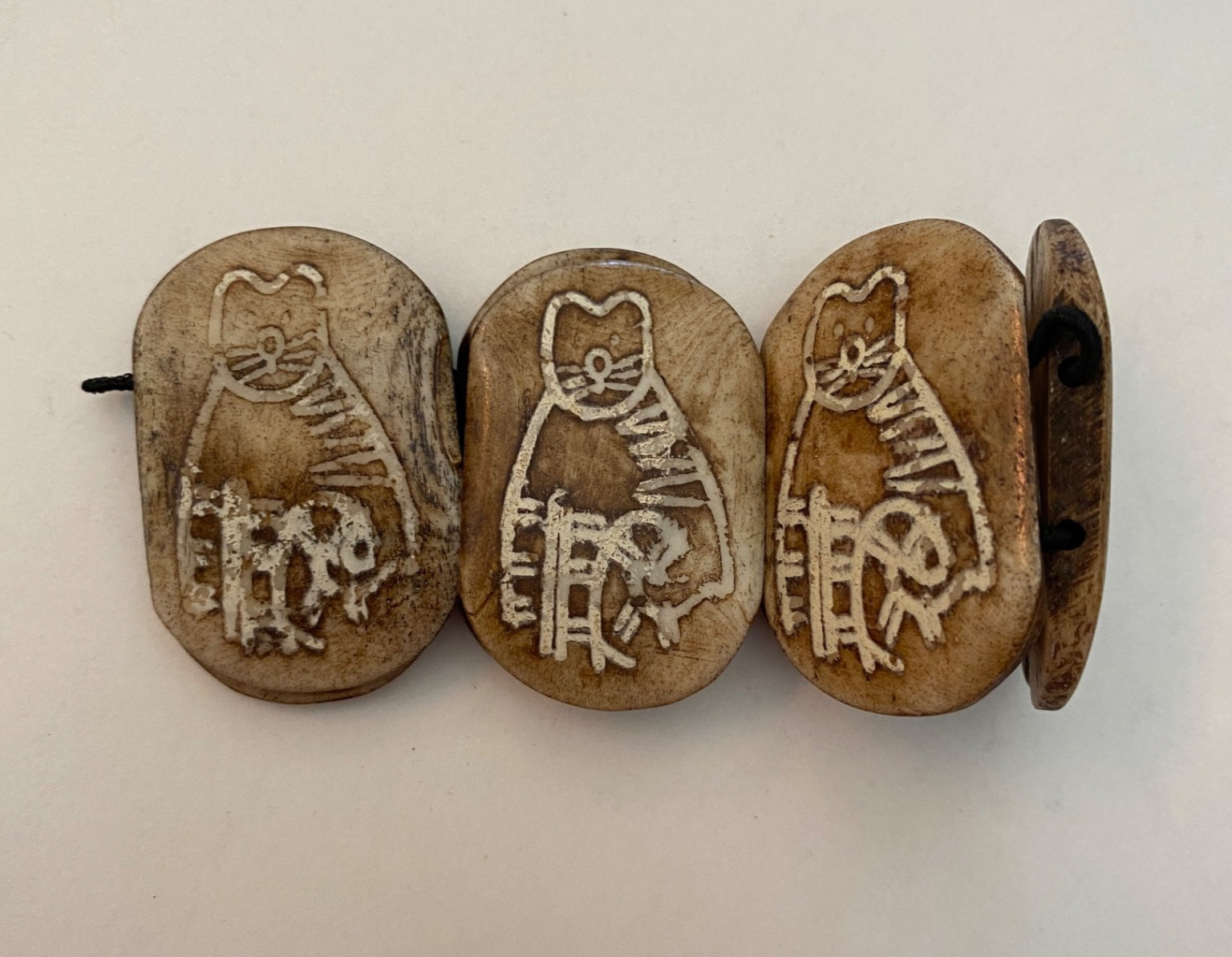 Venus Imports Bone Bracelet Dark Sitting Cats (Color May Vary) Approx. 9" Around gallery