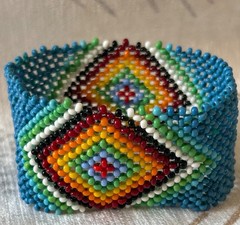 closed loop hand woven seed bead slip on bracelet non adjustable 8.75×2.75″