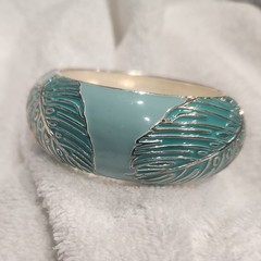 Hinged Bangle Bracelet Chunky Sequin Turquoise Blue Enamel Tropical Leaf