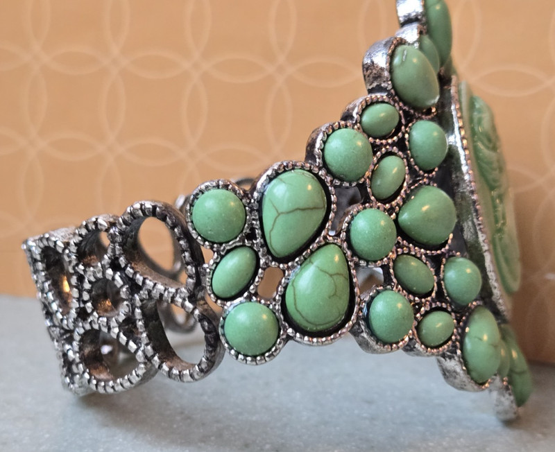 Green Howlite Cameo Hinged Bangle Bracelet in Silvertone (7.5 In) 26.00 ctw gallery