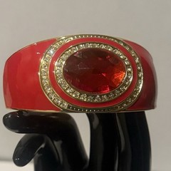 New No Tag Gold-Tone Ruby Red Crystal Closed Hinged Cuff Clamper Bangle Bracelet