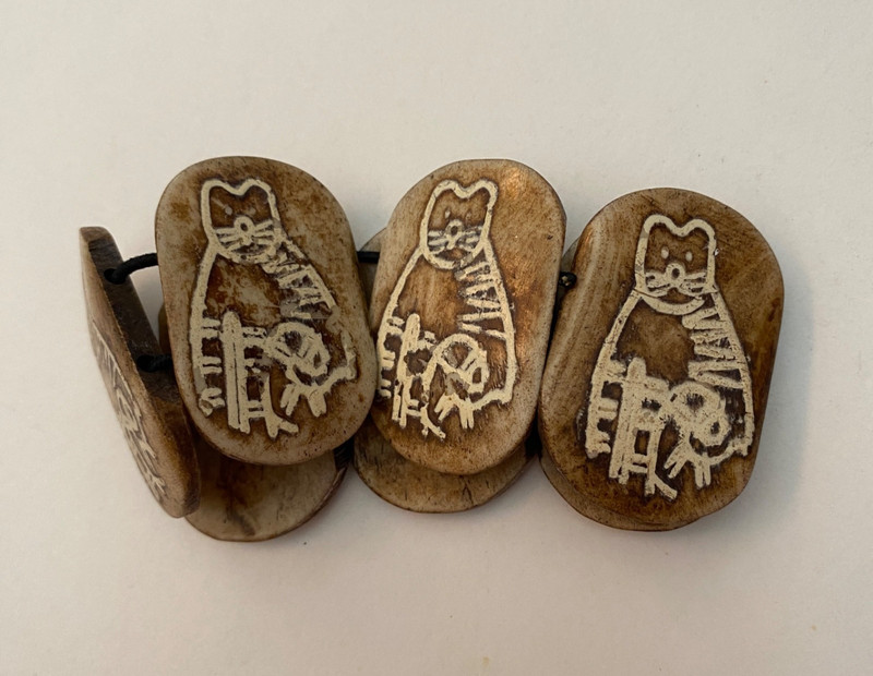 Venus Imports Bone Bracelet Dark Sitting Cats (Color May Vary) Approx. 9" Around gallery