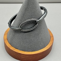 Lucky Brand Bracelet Gray Tone Oval Link Pave Crystal Hinge Bangle Womens 6.25″