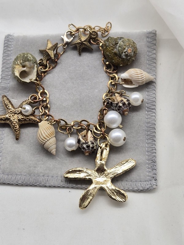 Nautical Theme Bracelet Shell Charms Goldtone Metal Chain Faux White Pearls Read gallery
