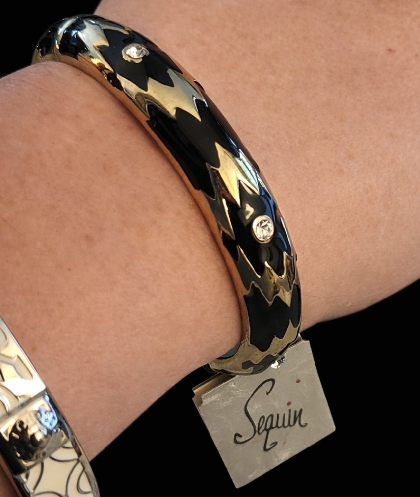 Sequin Brand Nordstrom NWT Enamel Hinged Bangle Bracelet-Gold Tone/Black gallery