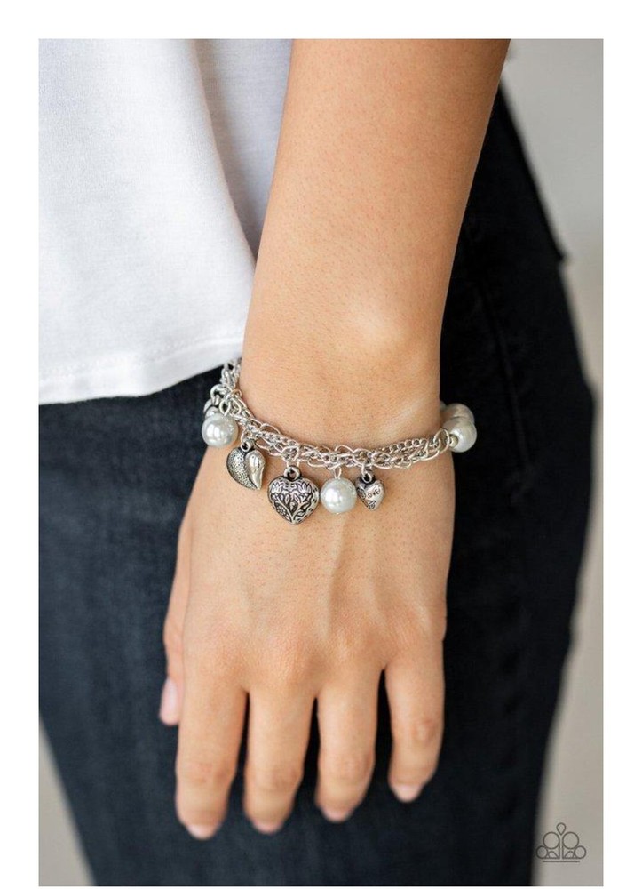 Paparazzi MORE AMOUR silver HEART bracelet