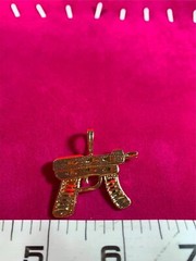 14 KT GOLD PLATED MACHINE GUN CHARM PENDANT ALMOST 1 1/2 LONG USA SELLER-3030