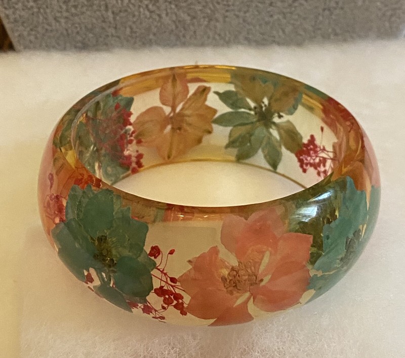 Hand Crafted Real Pressed Dried Flowers Resin Bangle Bracelet 7.25” gallery