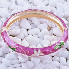 Pretty New Yellow Gold Plated Fuchsia Pink Enamel Flower Design Bangle Bracelet