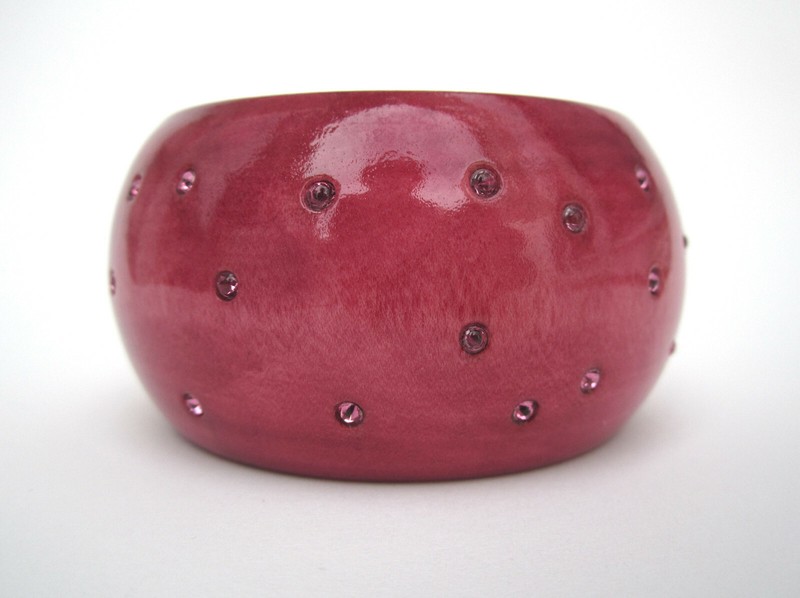 PONO JOAN GOODMAN ITALY 1-5/8" DYED WOOD BANGLE BRACELET-INSET RHINESTONES NWOT gallery