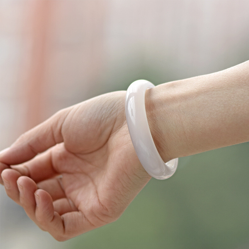 Beautiful White Jade Marrow Bracelet with Wide Ice Transparent Agate Bracelet gallery