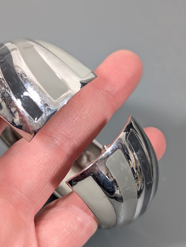 Gray Enamel Animal Print Stripe Wide Dome Hinge Clamp Bangle Bracelet 7 in gallery