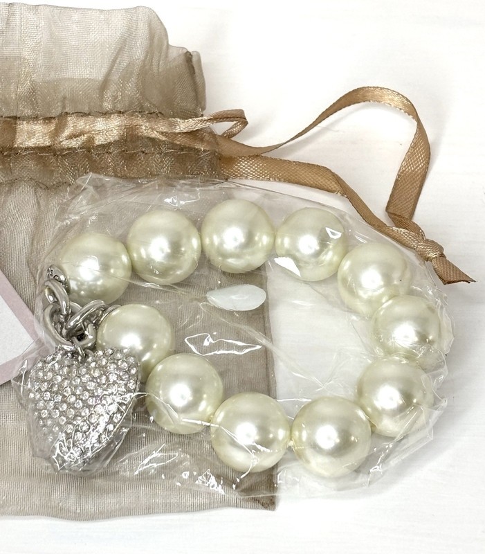 Chico's Faux Pearl Bracelet Crystal Heart Charm 30 Yr Anniversary Pouch New gallery