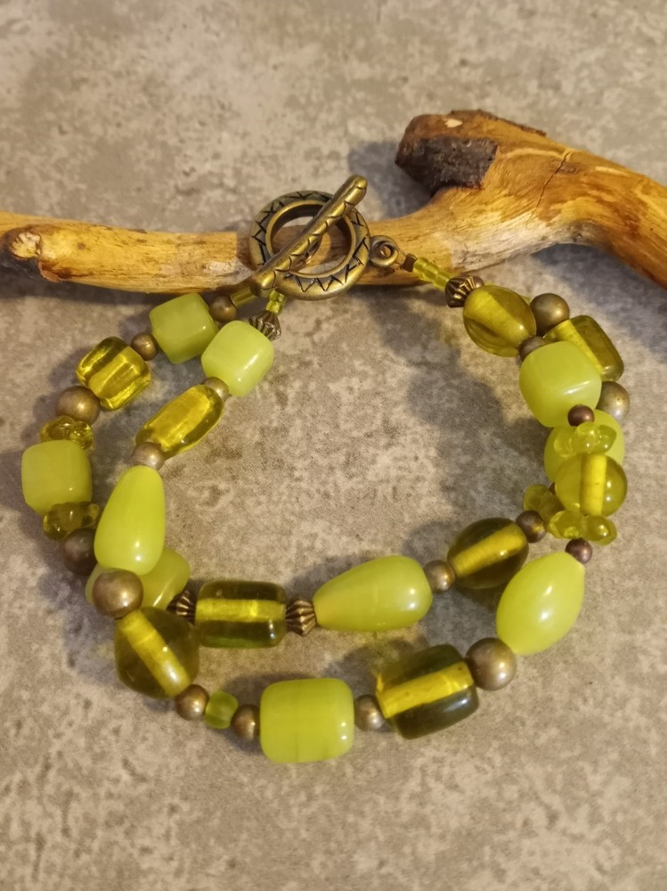 UNIQUE STYLISH DOUBLE STRAND/MIXED GREEN GLASS AND CERAMIC BEADS/BRASS BRACELET