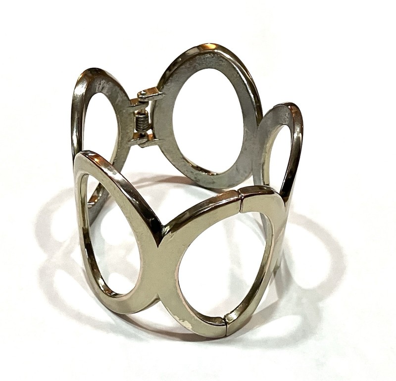 Wide Silver Tone Oval Ring Clamper Hinged Bangle Bracelet gallery