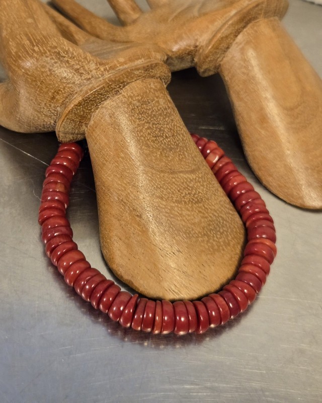 Red Coral Discs Beaded Bracelet 8 Inches gallery