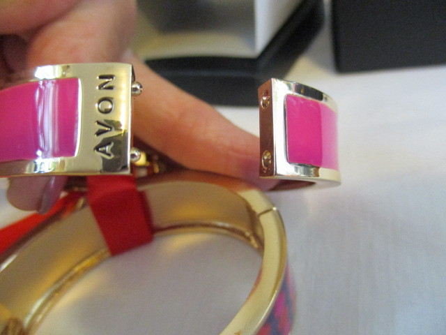 AVON Joyful Beautiful Bangle Set of 2 Gold tone with Enamel-look Hinged Closure gallery