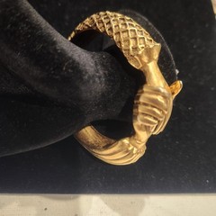 Vintage Gold Tone Hinged Bangle Bracelet Textured Interlocking Hands Statement
