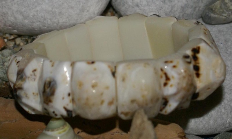 Handcrafted Tropical White Shell Bracelet A Vibrant Touch of Island Elegance gallery