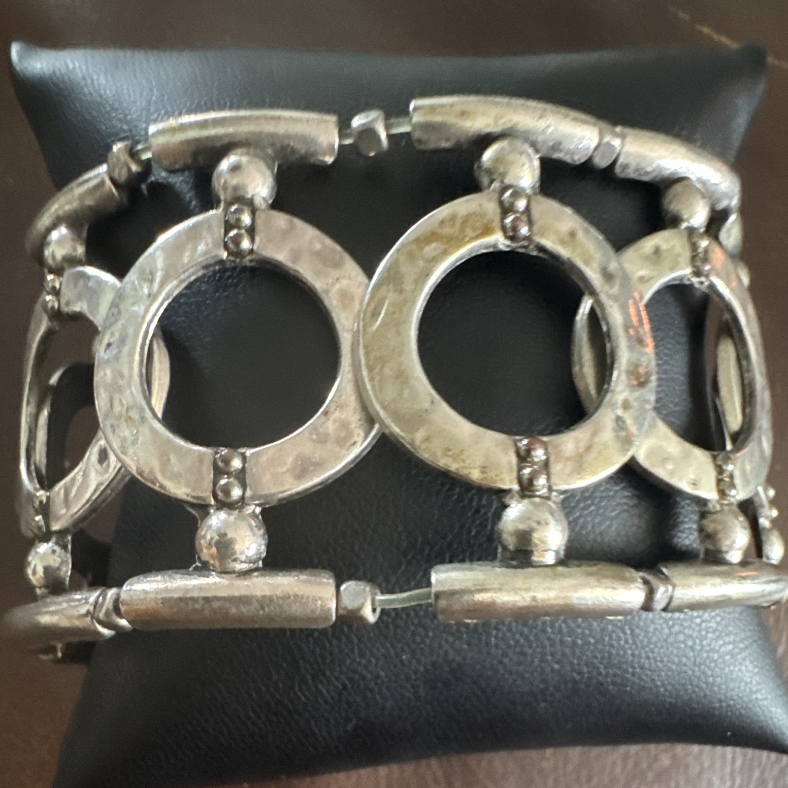 Silver-tone Metal Round Bar Link Bracelet Stackable No Stone Fashion Jewelry gallery