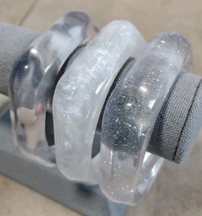 Lot Of 3 Clear Acrylic Plastic NEW Bangle Bracelets Sz 8 Sparkle Frosted Glitter