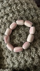 424: 🌸 Natural Pink Conch Shell Barrel Bead Bracelet