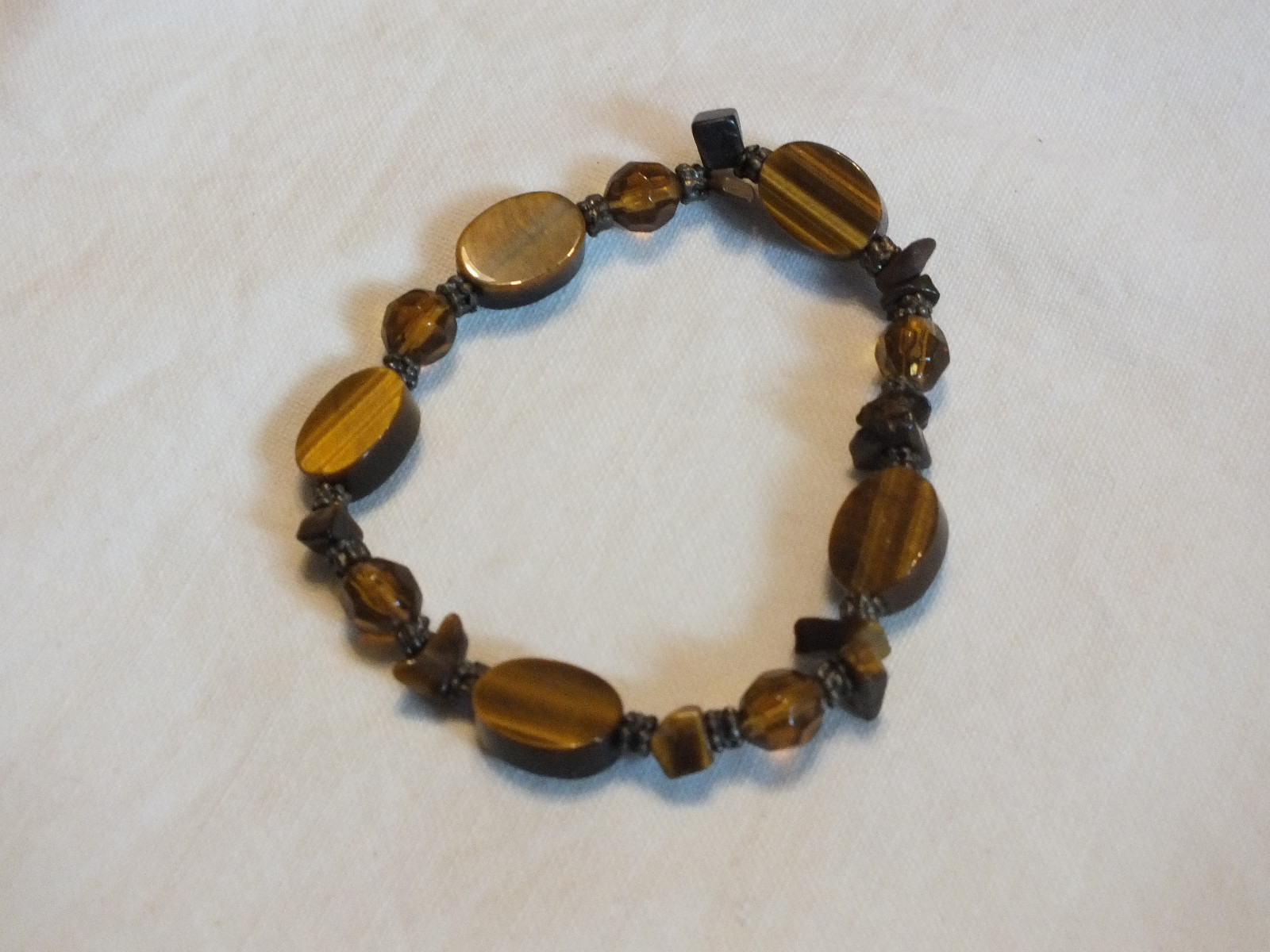 Beautiful Stretch Bracelet Brass Tone Marbled Brown Beads 1/2' Wide CUTE gallery