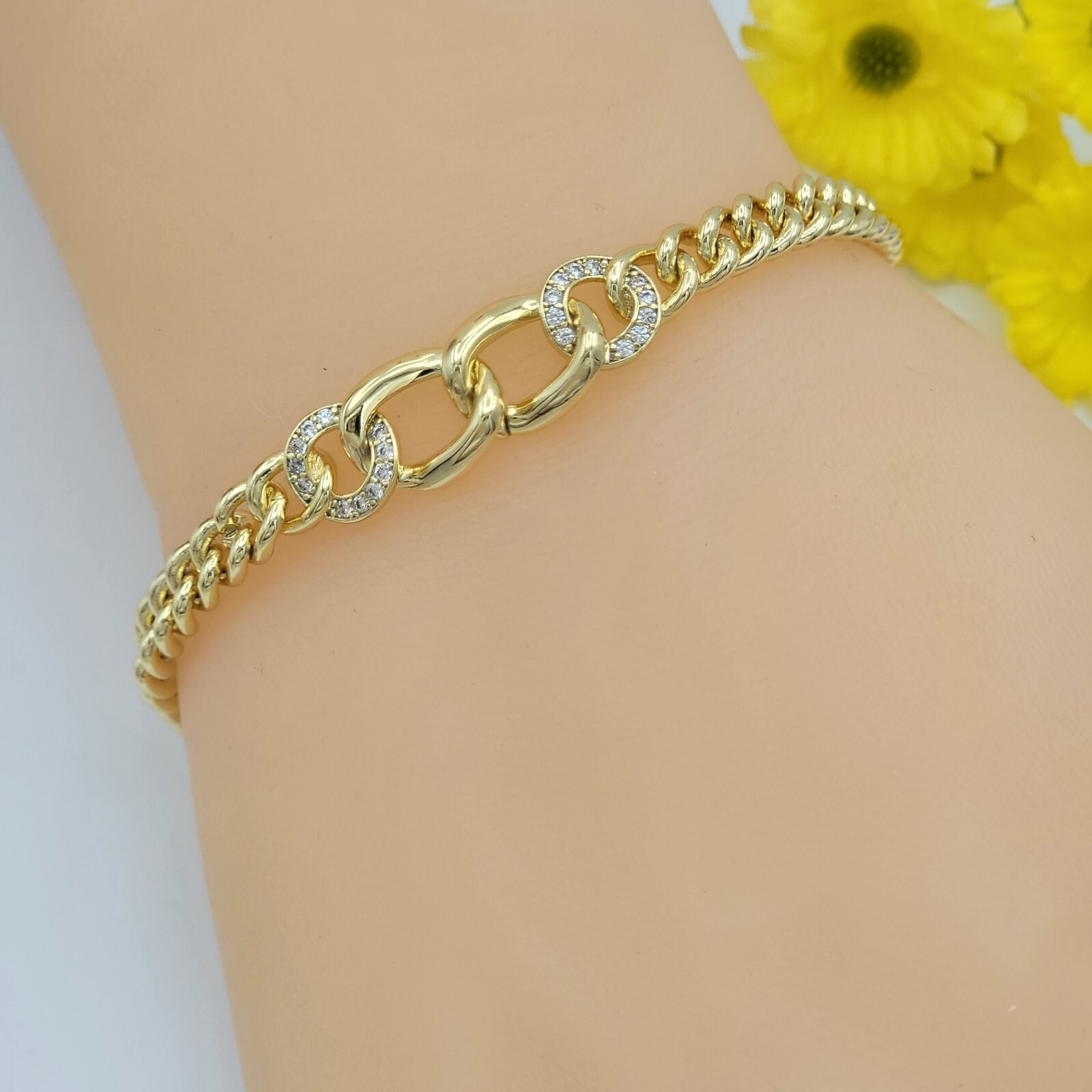 Beautiful 14K Gold Plated 5mm Cuban Chain Bracelet. 7in L. Unisex. Oro Laminado gallery