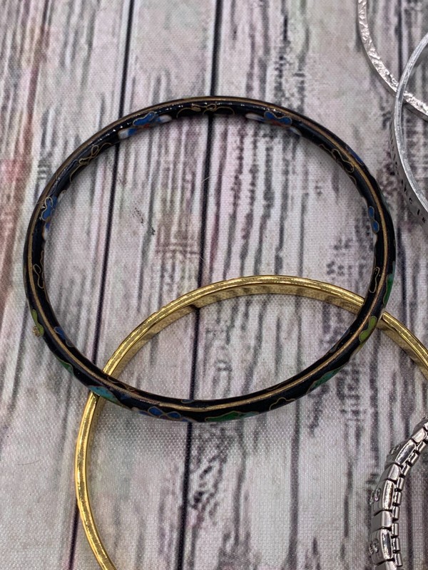 Vintage Bracelet Lot of 6 Fashion Costume Jewelry Bangle Cuff Charm Stretch 8" gallery