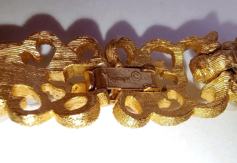 Vintage Signed TRIFARI Crown Goldtone Faux Pearls 7 1/4" Hinged Bracelet gallery