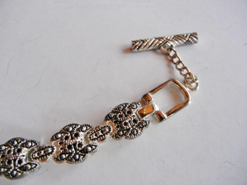 Vintage Filigree Silver Tone Link Bracelet Adjustable 7 to 9 " gallery