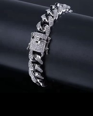 Iced Out Cuban Chain Link Bracelet 7in silver color Unisex