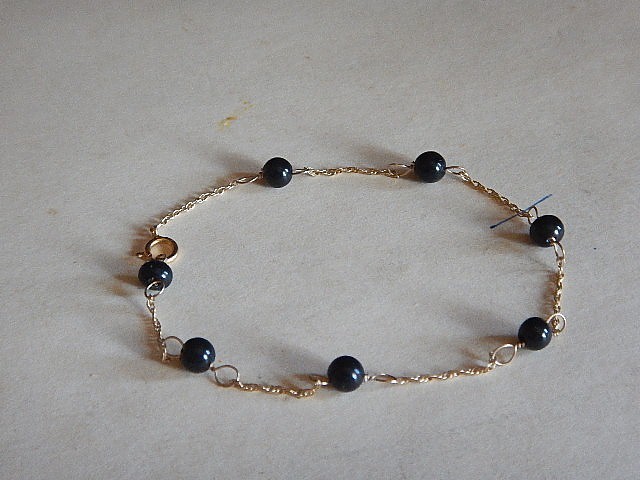 14K Gold Delicate Dainty Chain Bracelet Onyx Ball Beads 7 Inches Pre-owned gallery