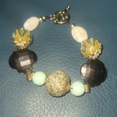 Gold Tone Beaded Charm Bracelet w/ Toggle Clasp Nickel-Free Black Aqua White