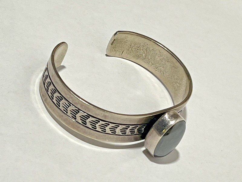 Native American Signed KB Sterling Silver Oval Hematite Cuff Bracelet gallery
