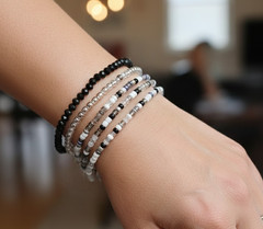 5x Black Clear white Grey seed beaded stretch bracelets 7.5cm