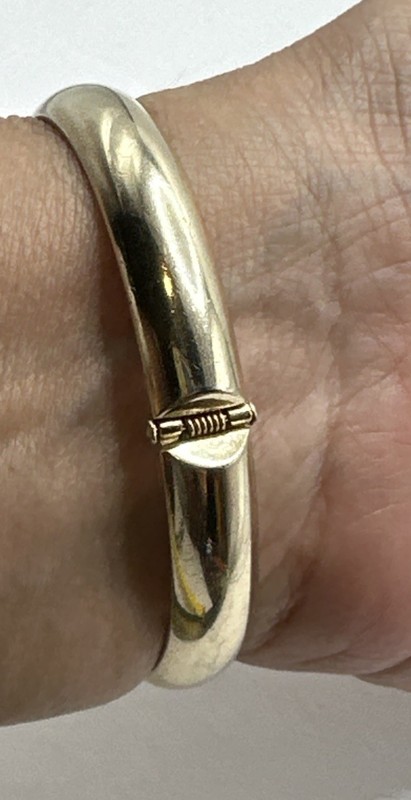 Vintage WHITING AND DAVIS Co Gold Tone Clamper Bangle Bracelet Heavy Fit 7 1/2" gallery
