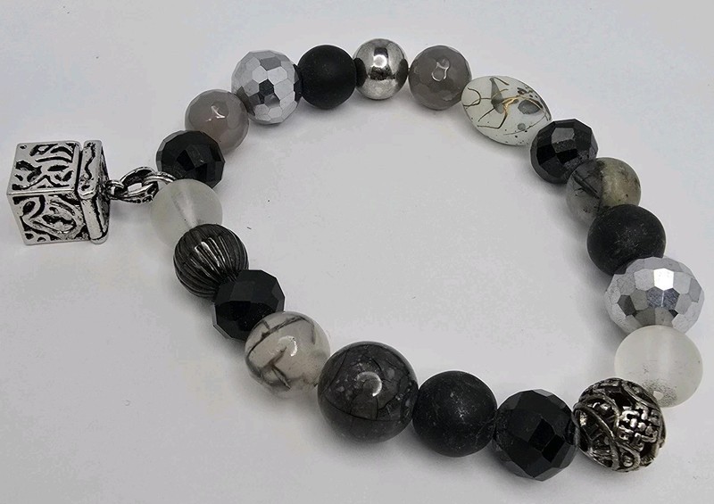 Alexa's Angels Beaded Stretch Bracelet Silver Tone Dangle Prayer Box Charm gallery
