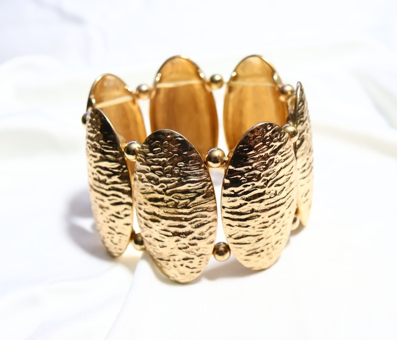 PRETTY Large Wide Chunky Oval Textured Curved Link Elasticated BRACELET gallery